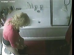 Bombastiskā, dabiskā blondīne Ešlija Hobsa demonstrē savu iecienītāko apakšveļu